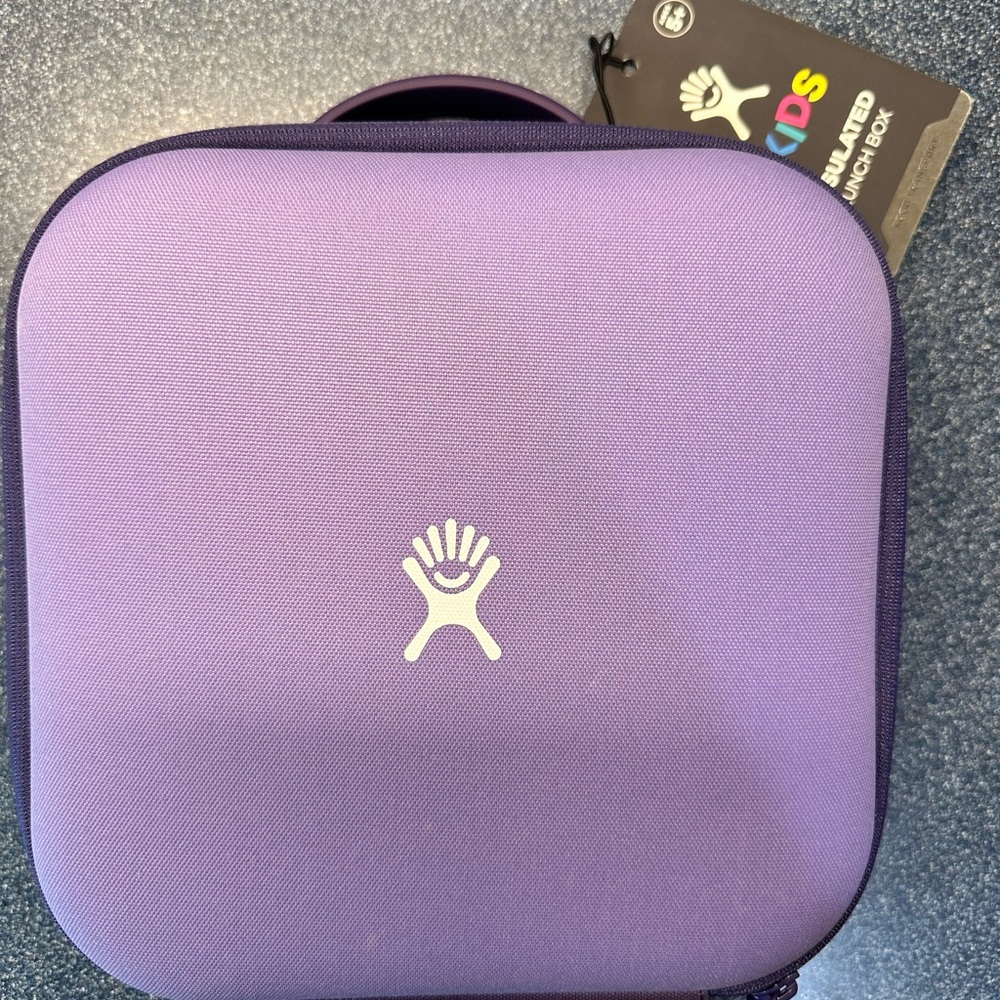 NWT Hydro Flask Kids Small Insulated Lunchbox in color Iris